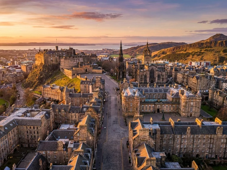 Edinburgh and Paris Private Jet Flights