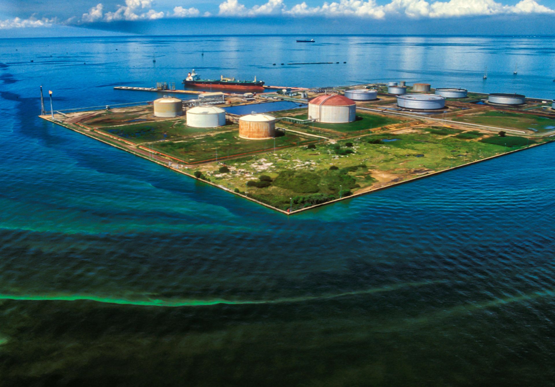 Image of Maracaibo Lake Oil Industry In Venezuela 